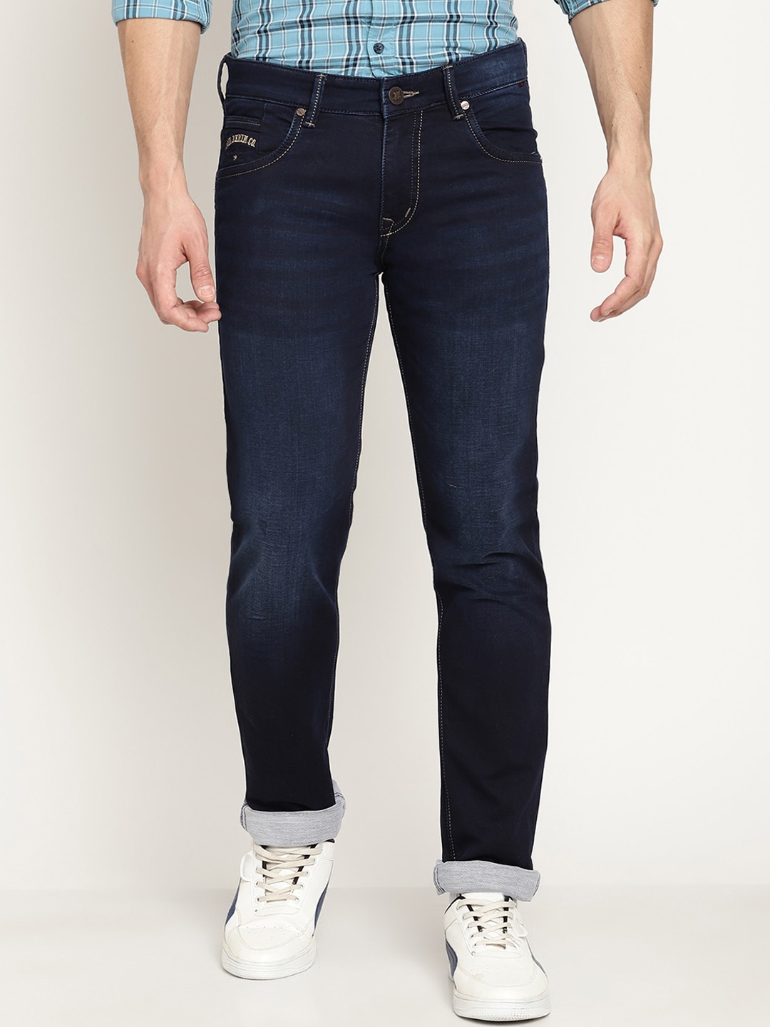 

Cantabil Men Mid Rise Clean Look Light Fade Stretchable Cotton Jeans, Navy blue