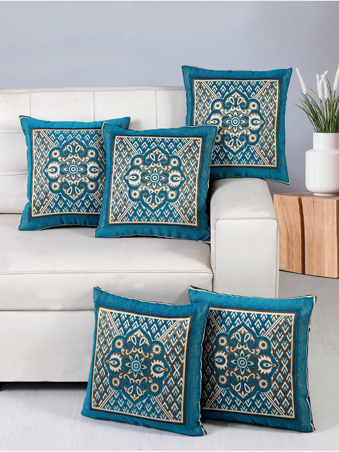 

Nendle Blue & Beige 5 Pcs Floral Square Cushion Covers