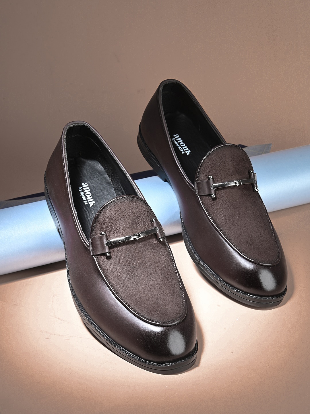 

Anouk Men Textured Embellished Padded Insole Horsebit Loafers, Brown