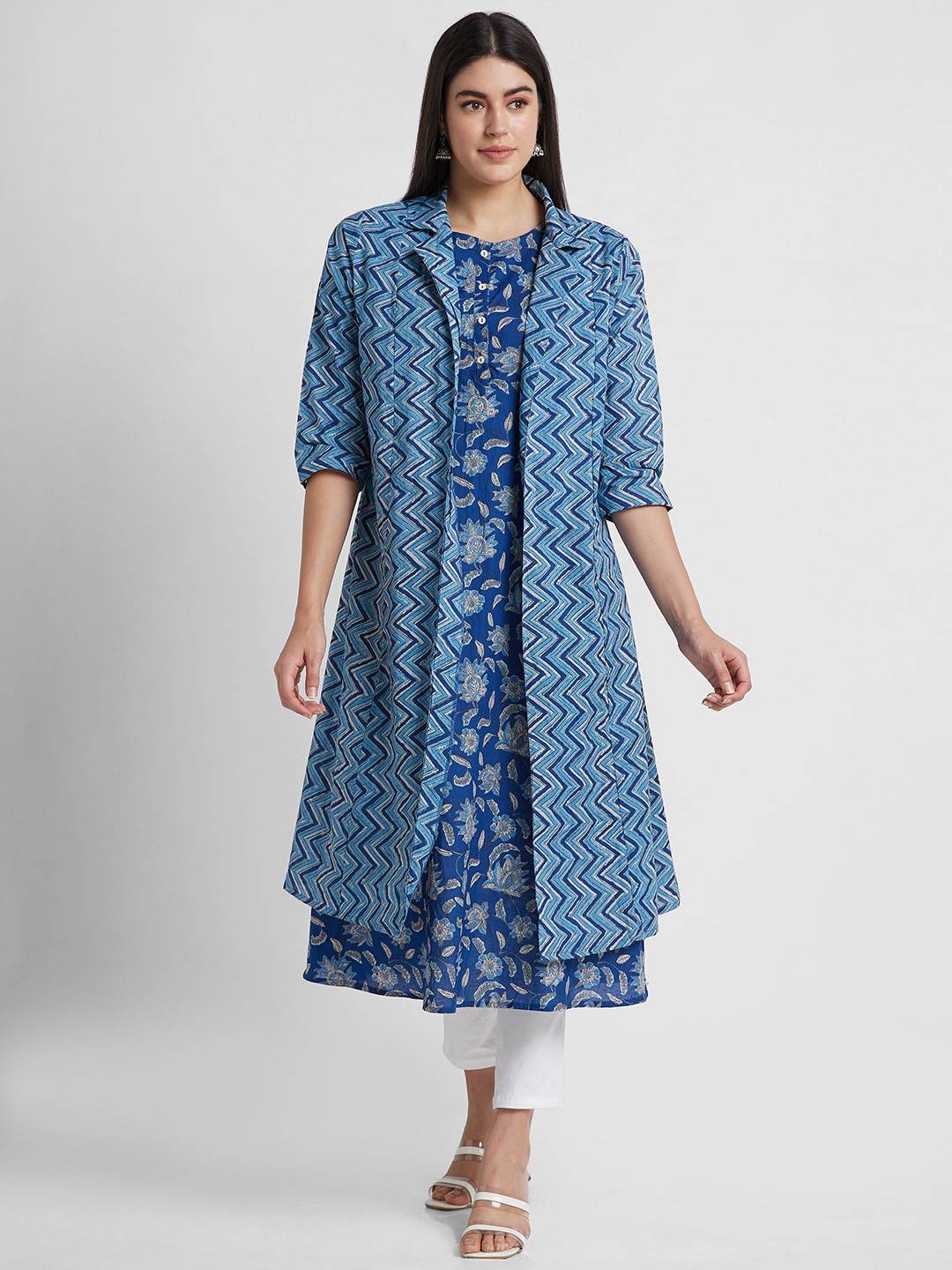 

Globus Sleeveless Floral Printed A-Line Kurta With Jacket, Blue
