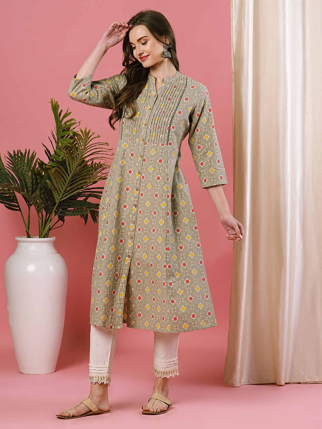 

Globus Band Collar Paneled Ethnic Motifs Printed A-Line Kurta, Green