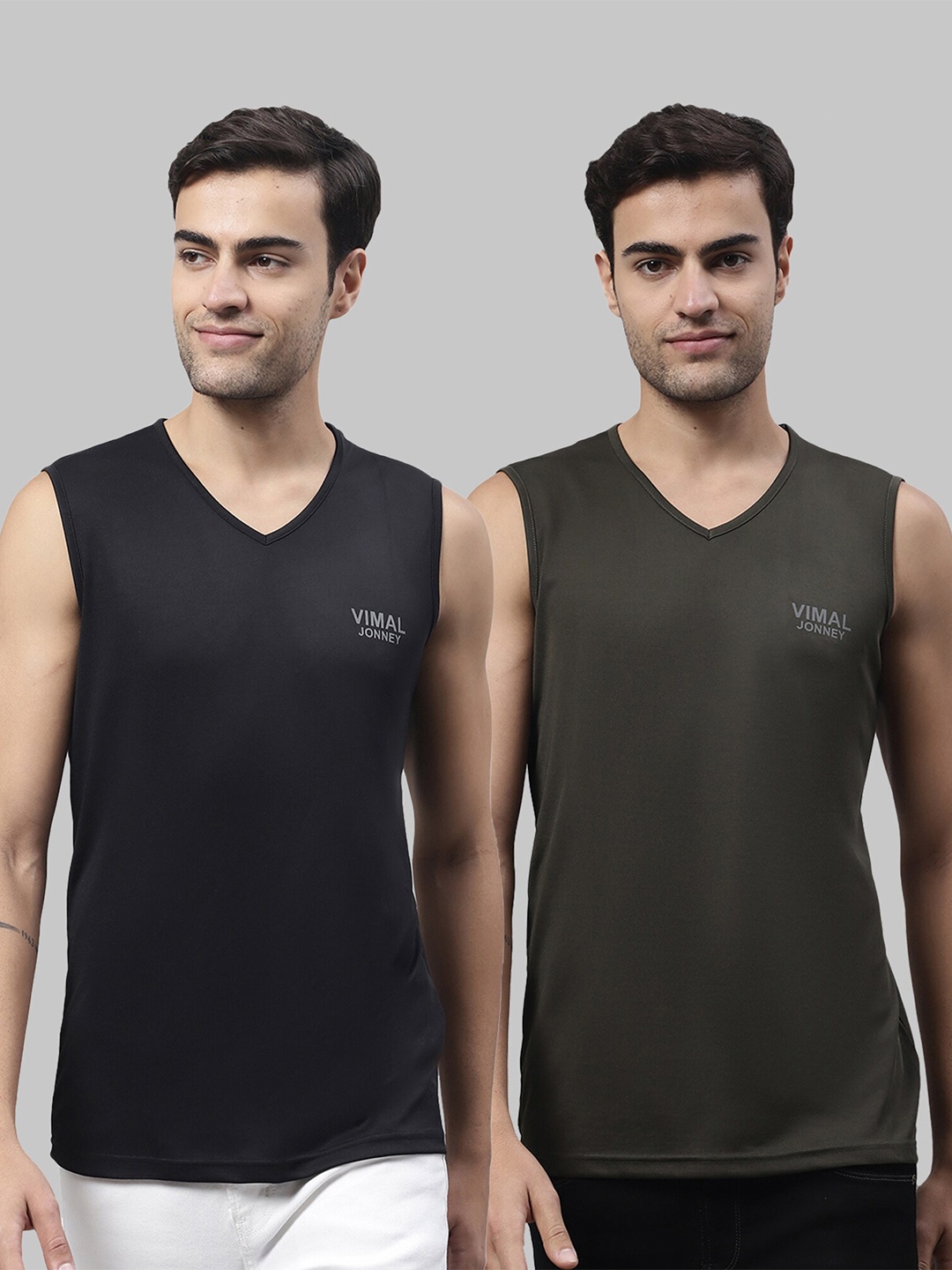 

VIMAL JONNEY Pack Of 2 V-Neck Lycra Dry Fit Gym T-shirts, Black