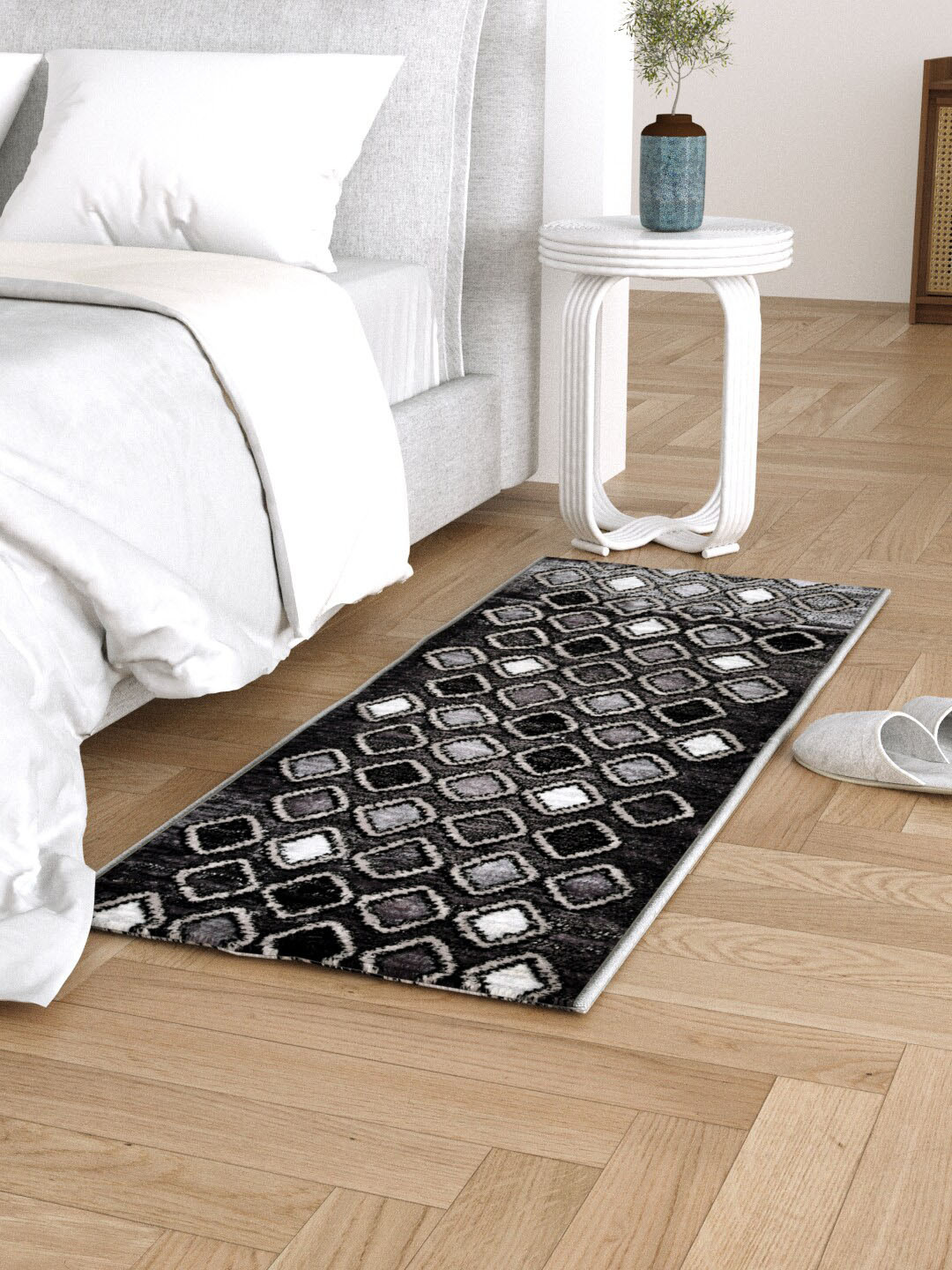 

Clasiko Black & Grey Geometric Design Anti Skid Backing Bedside Runner
