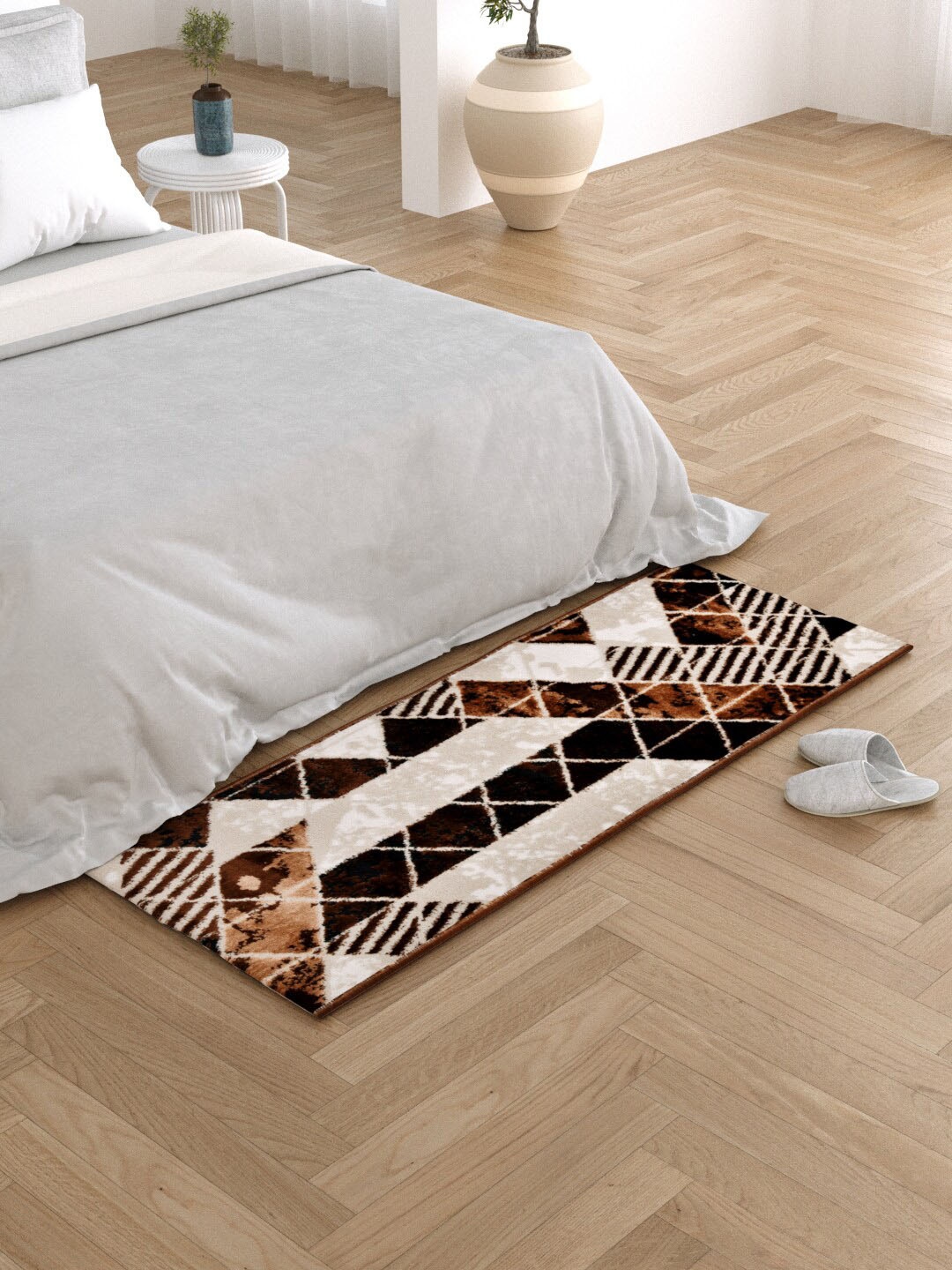 

Clasiko Brown & Grey Geometric Design Anti Skid Backing Bedside Runner