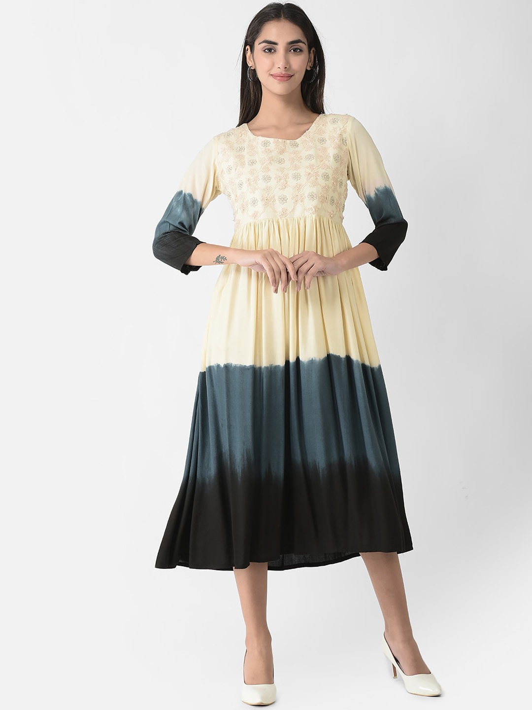 

Span Floral Embroidered A-Line Kurta, Beige