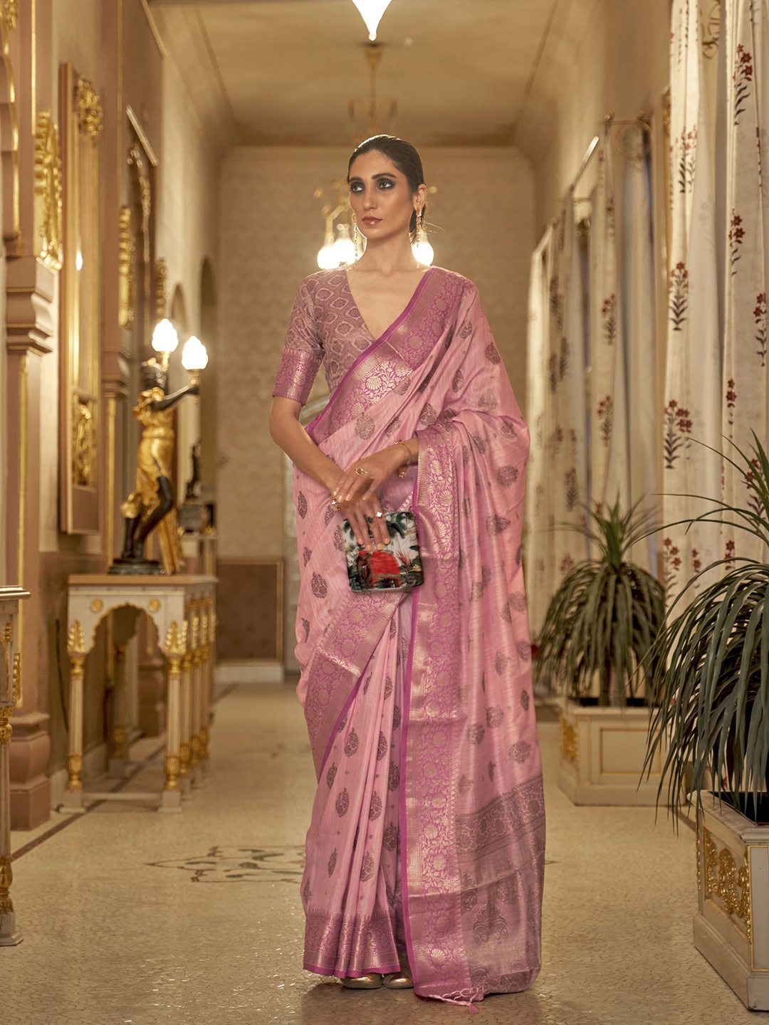 

elora Floral Woven Design Pure Silk Banarasi Saree, Pink