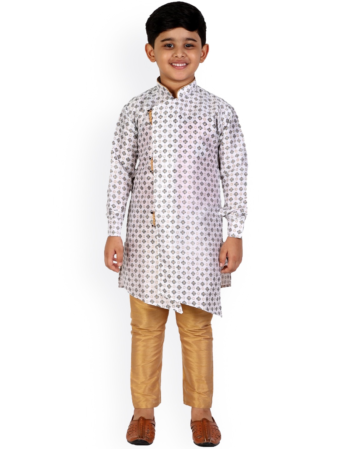 

Pro-Ethic STYLE DEVELOPER Boys Asymmetric Ethnic Motifs Printed Kurta with Pyjamas, White