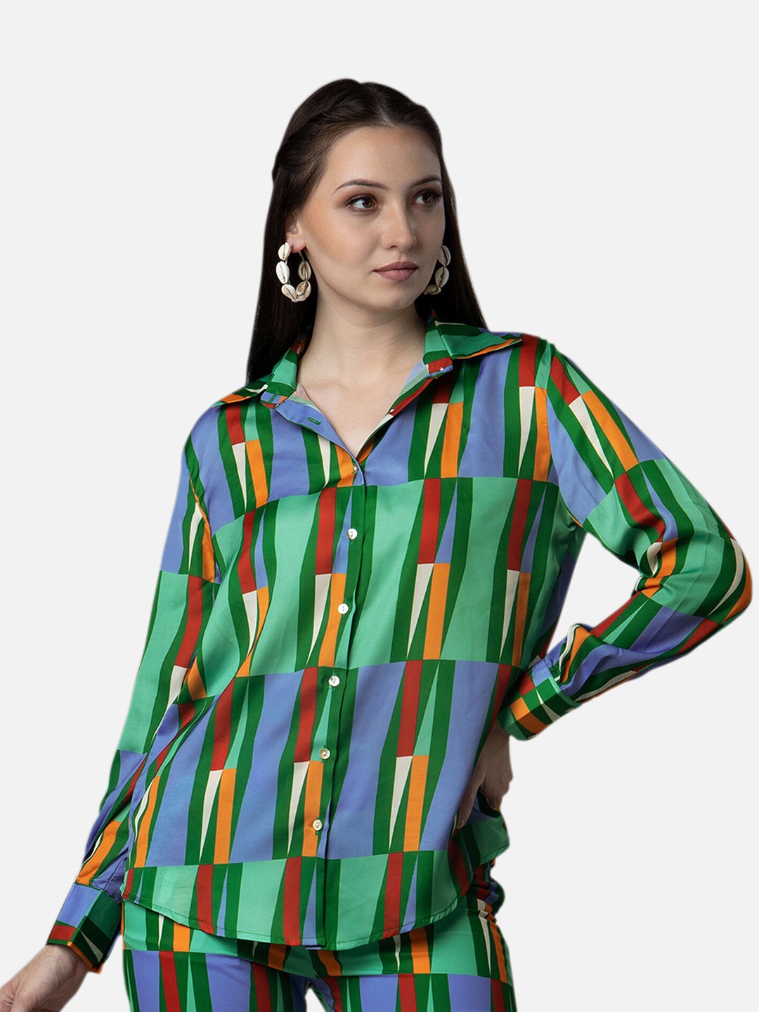 

NEOFAA Women Printed Regular Fit Casual Shirt, Green