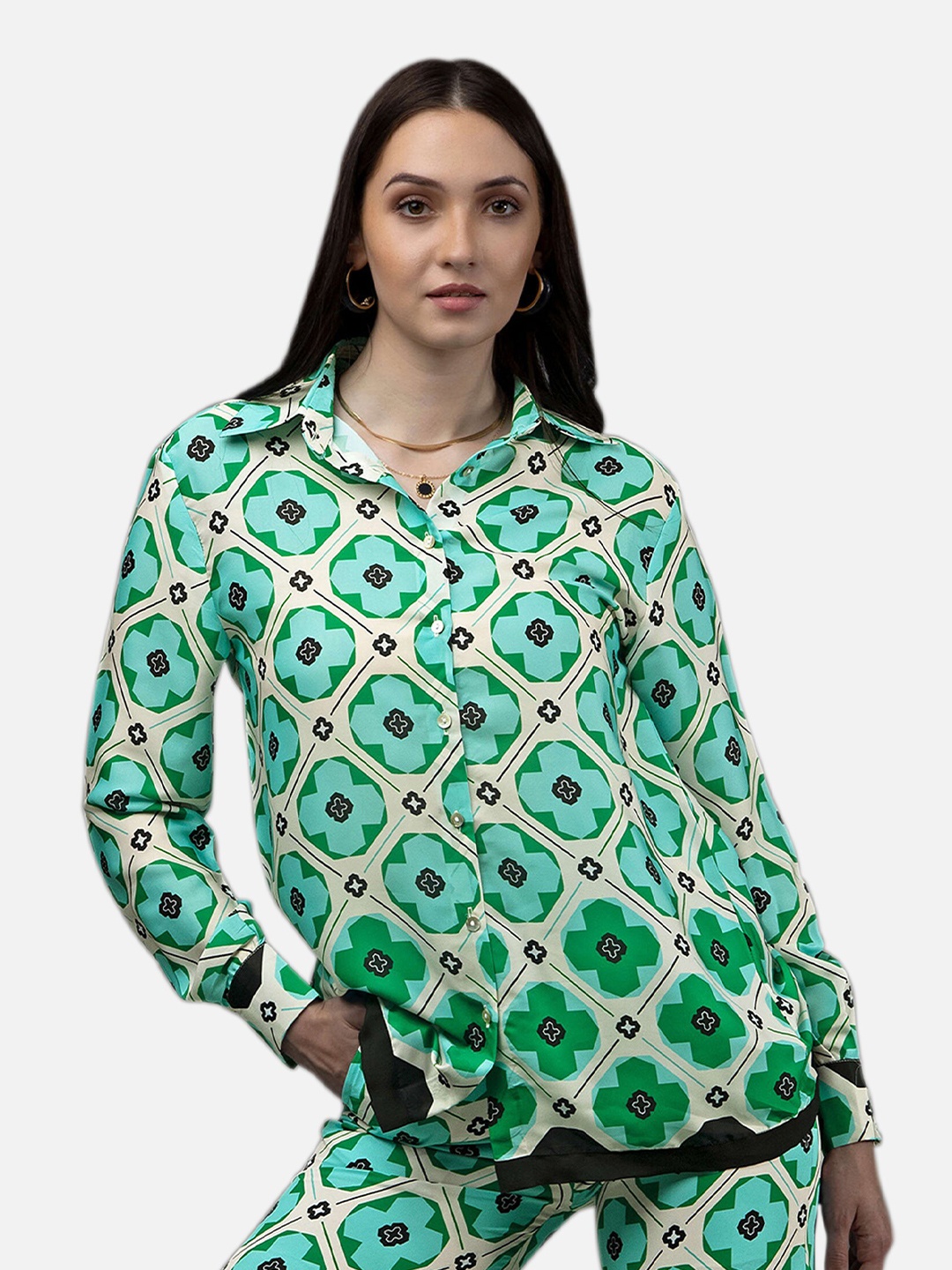 

NEOFAA Women Printed Regular Fit Casual Shirt, Green
