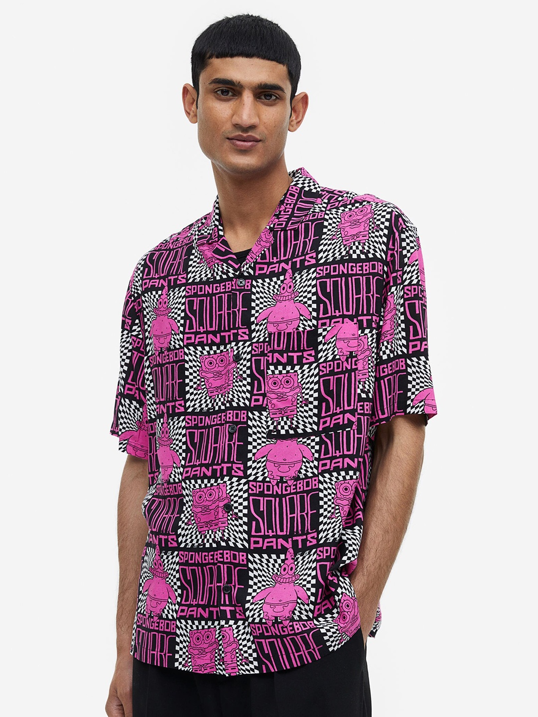 

H&M Men Relaxed Fit Sponge Bob Patterned Resort Shirt, Pink