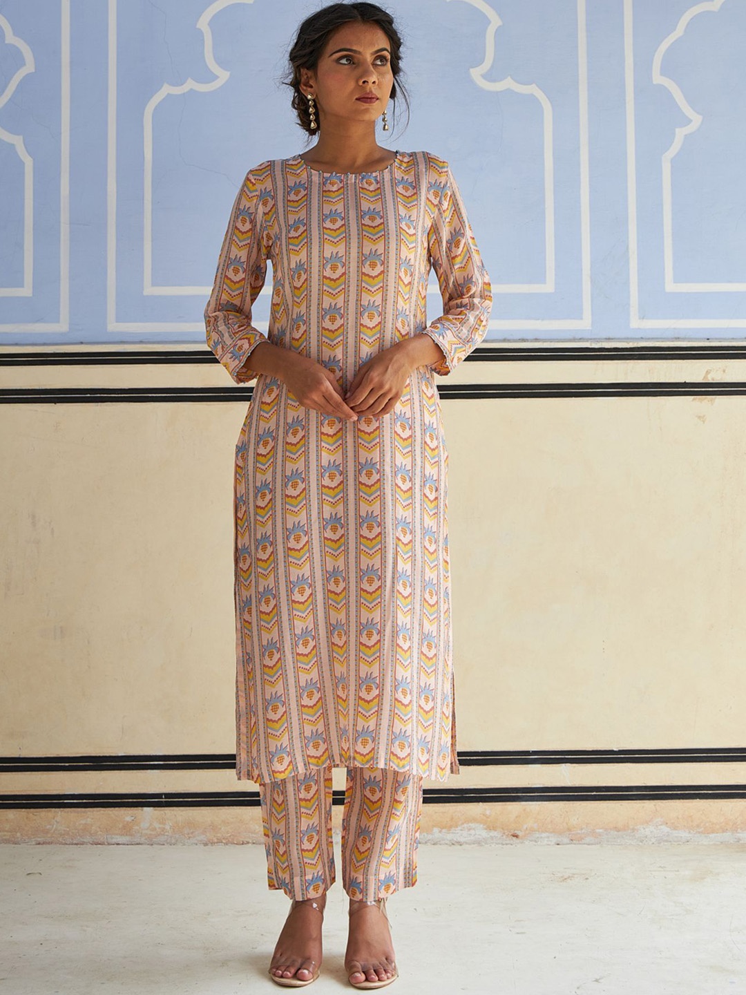 

Baise Gaba Ethnic Motifs Printed Beads and Stones Work Straight Kurta with Trousers, Peach