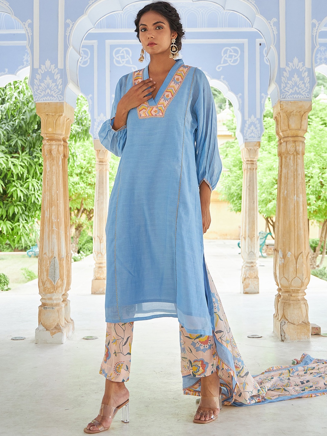 

Baise Gaba V-Neck Ethnic Motifs Printed A-Line Chanderi Cotton Kurta, Blue