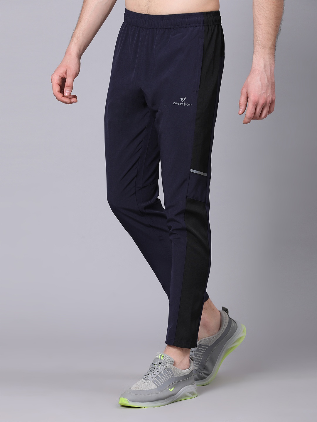 

Dpassion Men Color-Blocked Track Pants, Navy blue