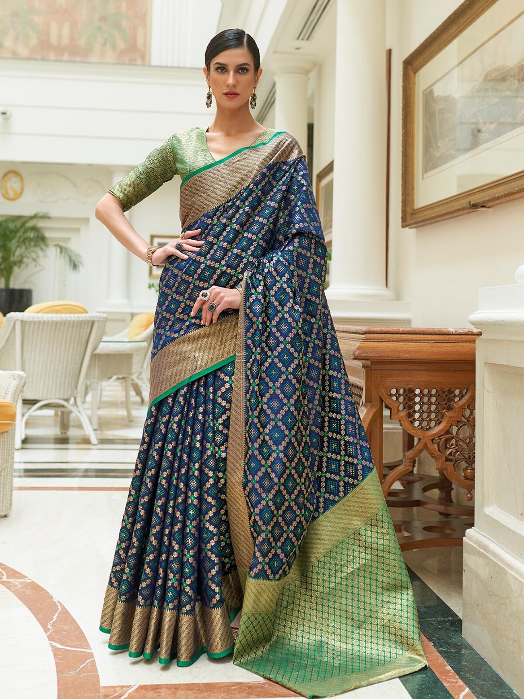 

ODETTE Geometric Woven Design Zari Saree, Blue