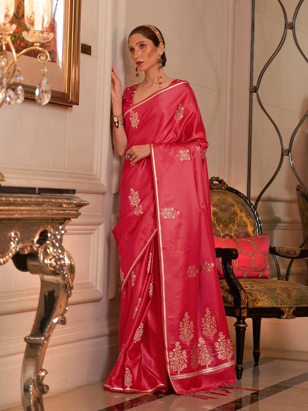 

ODETTE Satin Printed Saree, Red