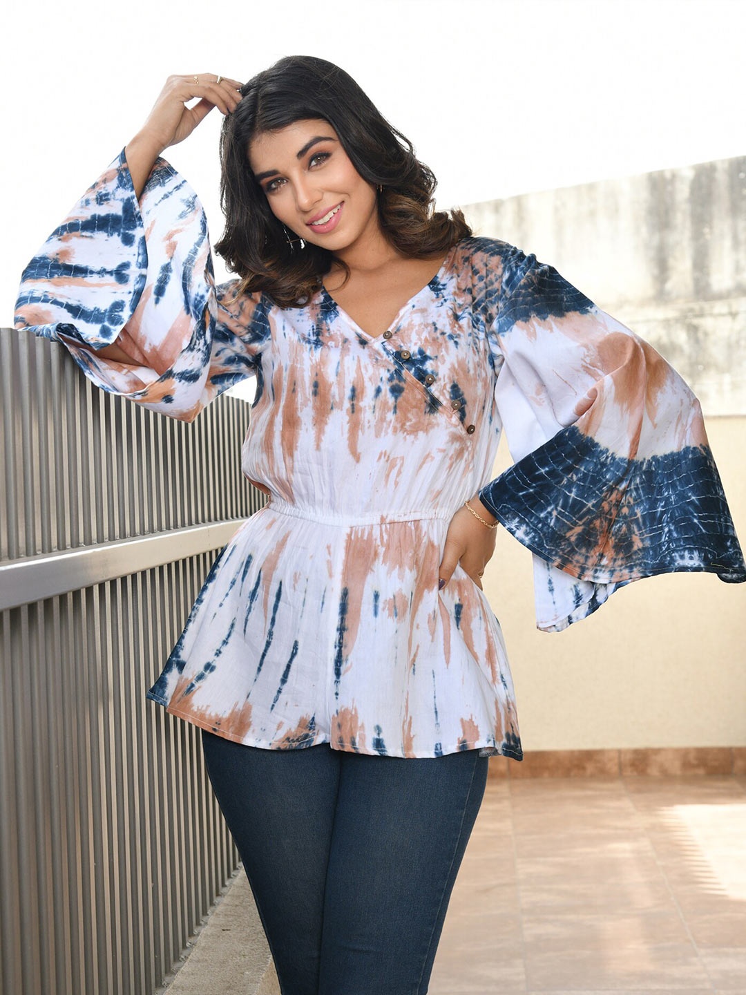 

Aaheli V-Neck Tie and Dye Printed Flarred Sleeves Pure Cotton Top, White