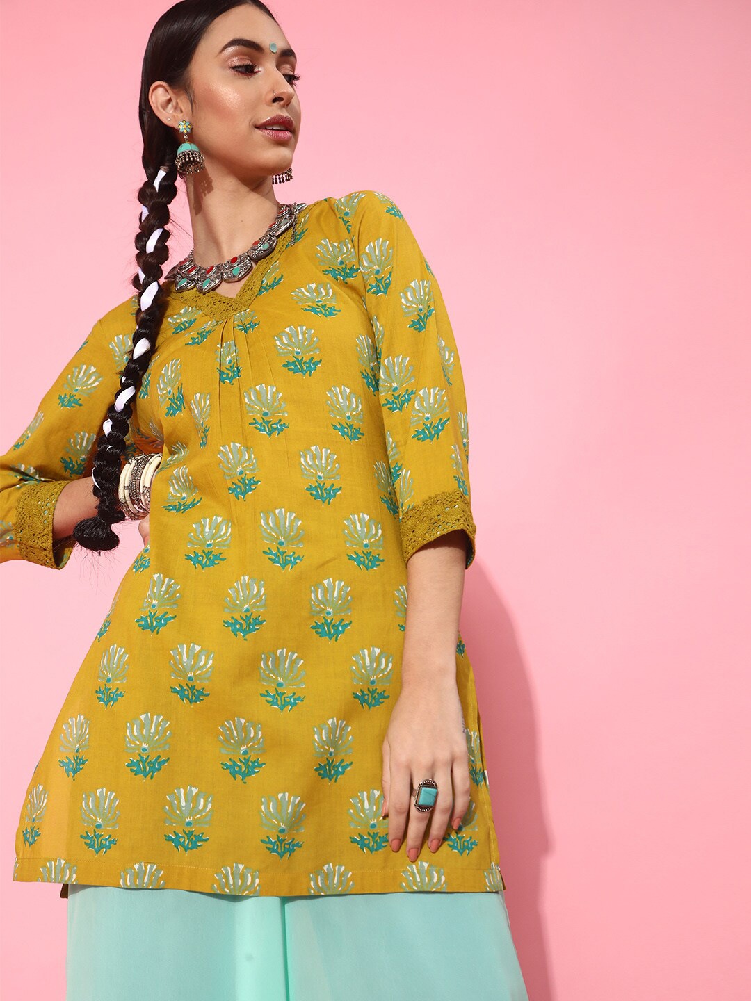 

indo street Floral Printed V-Neck Pure Cotton Kurti, Lime green