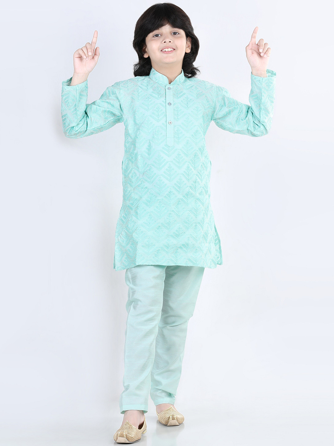 

Aj DEZInES Boys Ethnic Motifs Embroidered Raw Silk Kurta with Pyjamas, Turquoise blue