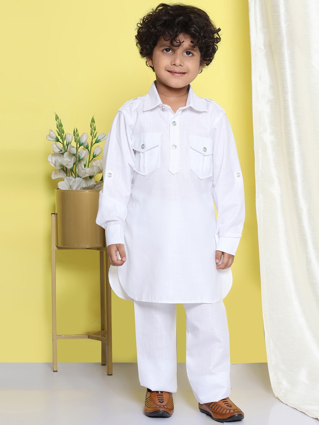 

Aj DEZInES Boys Shirt Collar Pathani Kurta with Pyjamas, White