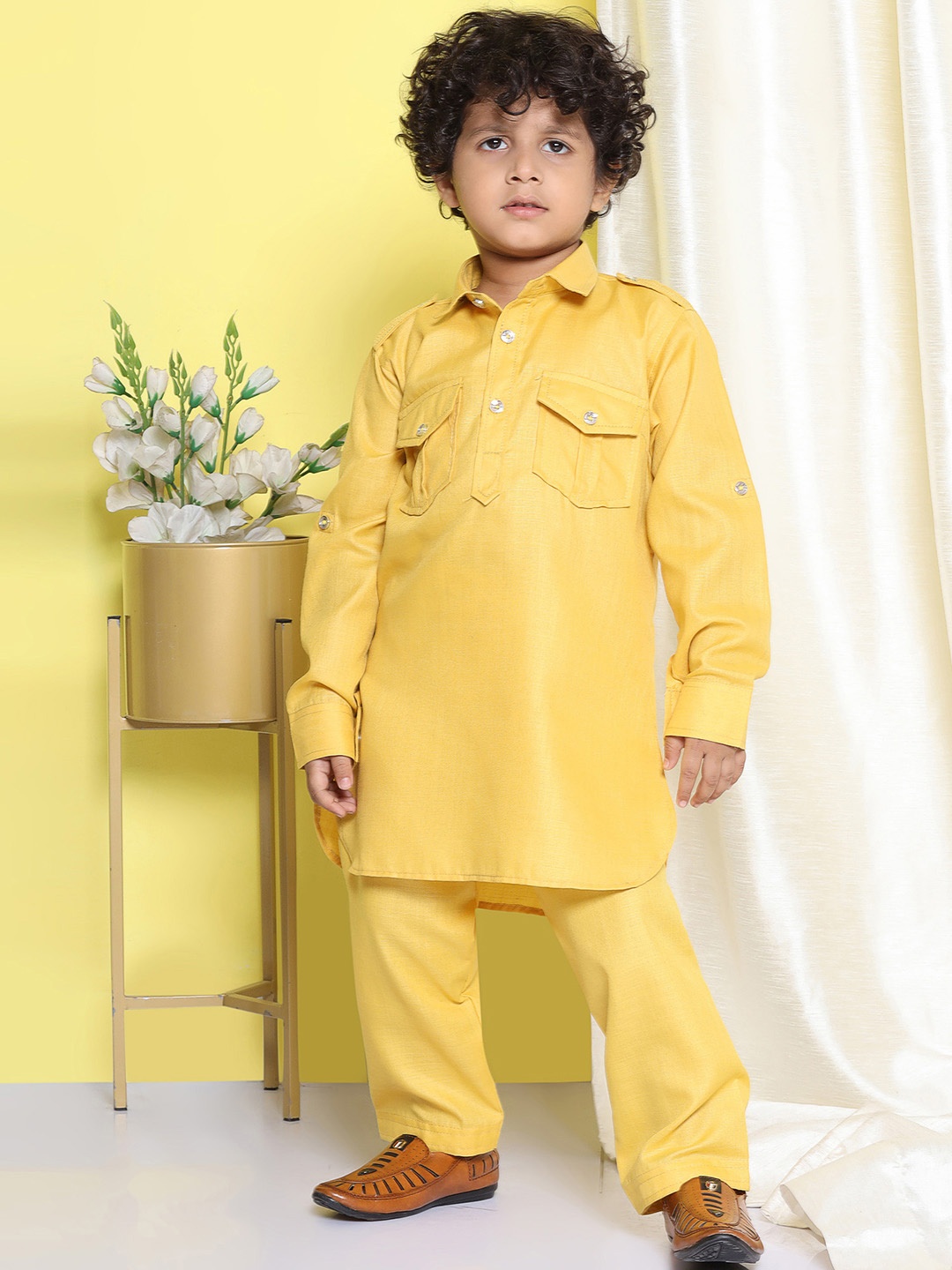 

Aj DEZInES Boys Curved Pathani Kurta with Pyjamas, Mustard
