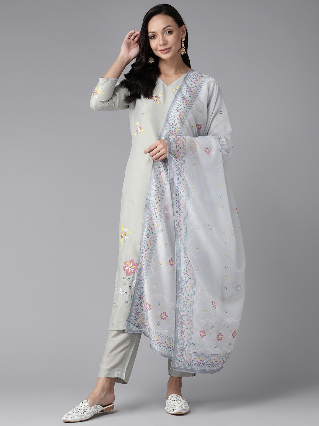 

Yufta Floral Embroidered Regular Thread Work Pure Silk Kurta with Trousers & With Dupatta, Grey