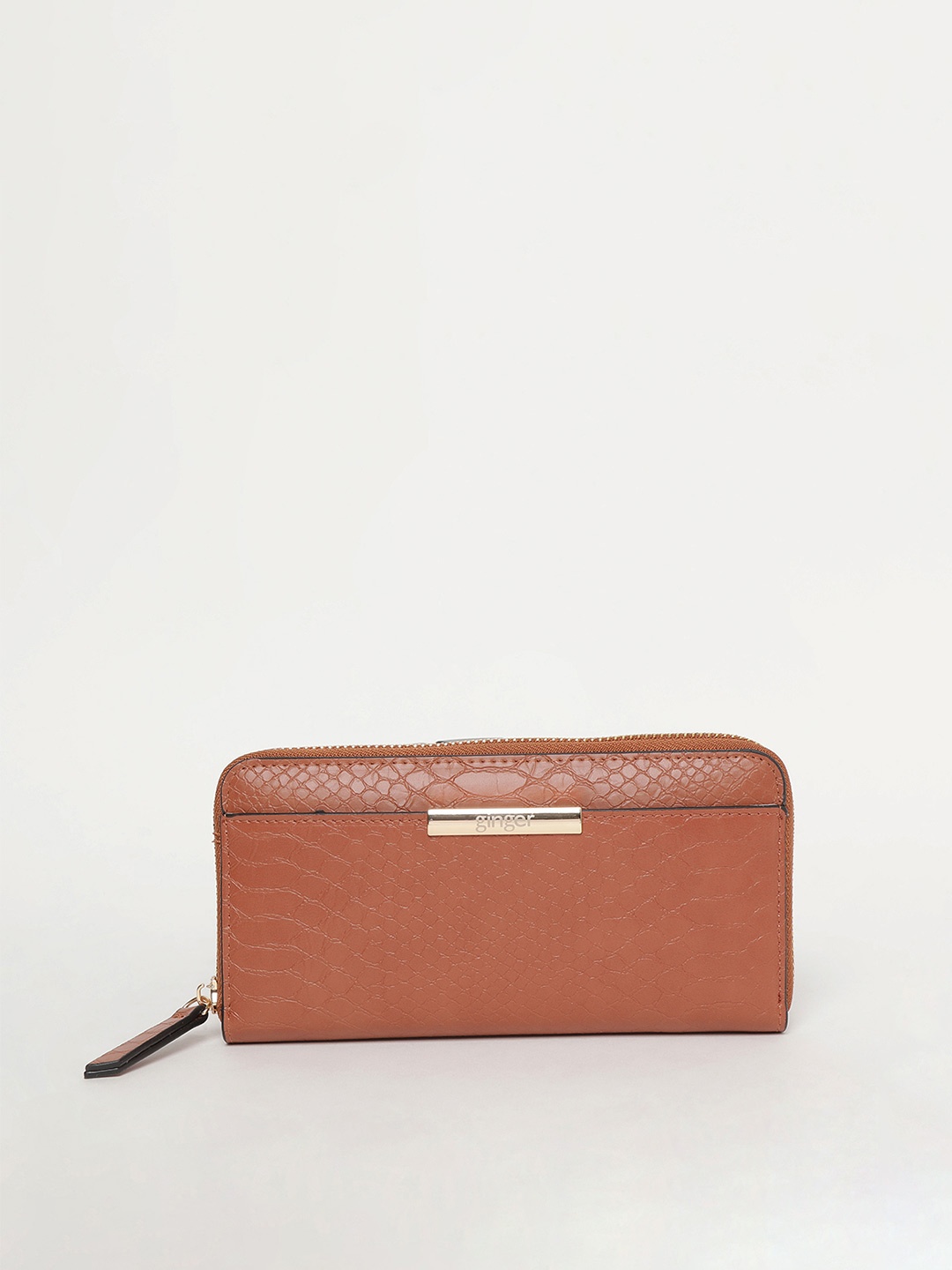 

Ginger by Lifestyle Women Animal Textured Zip Around Wallet, Tan
