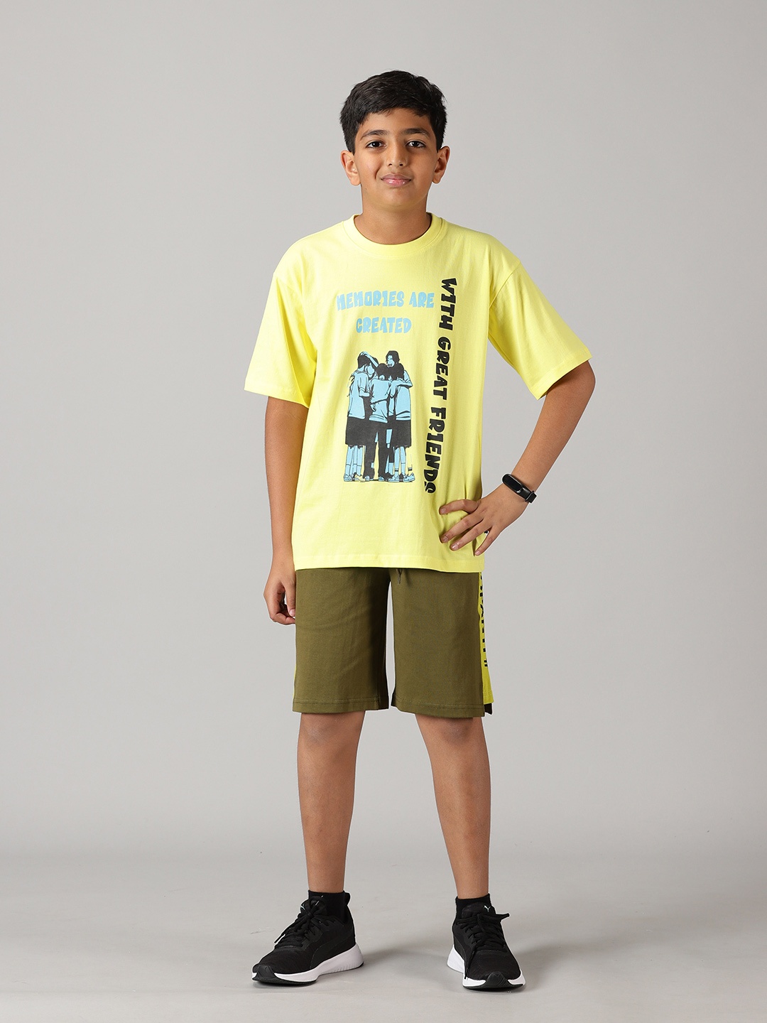 

KiddoPanti Boys Printed Pure Cotton Short Sleeves T-shirt with Shorts Clothing Set, Yellow