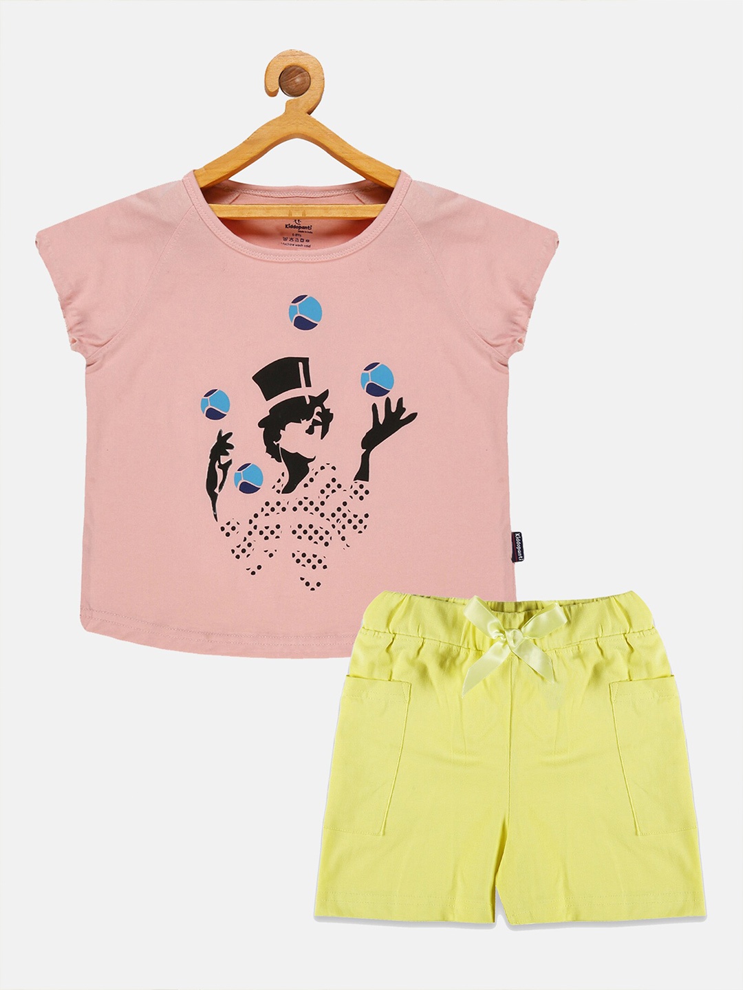

KiddoPanti Girls Printed Pure Cotton Round Neck T-shirt with Shorts Clothing Set, Peach