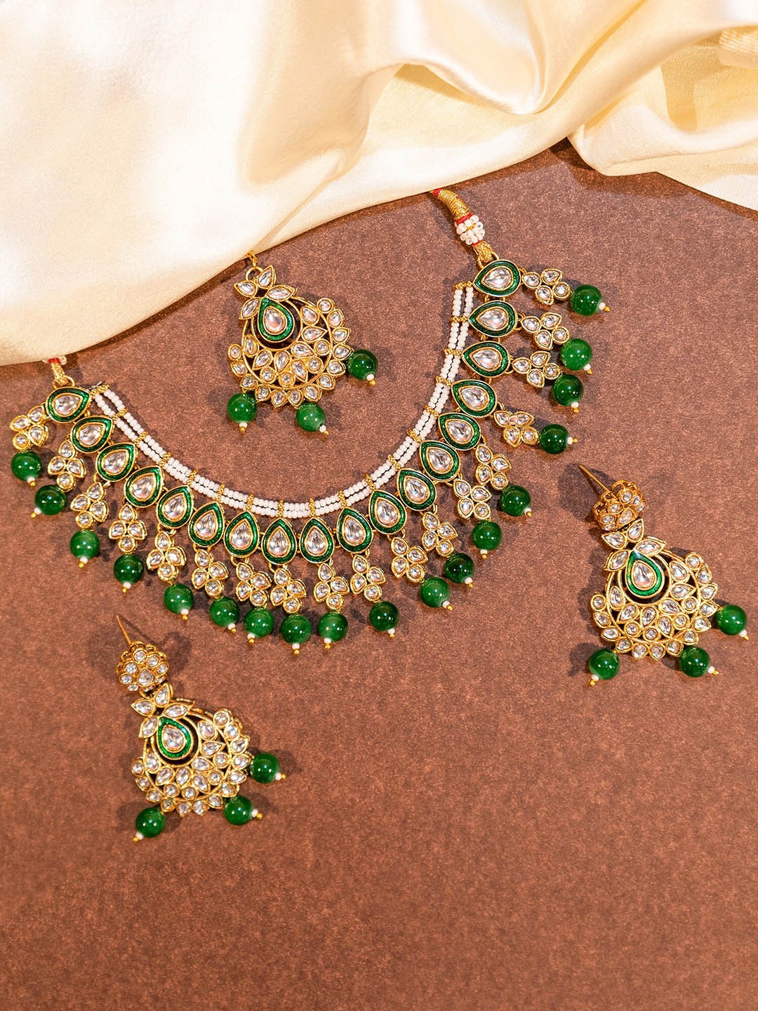 

Yellow Chimes Gold-Plated Kundan Studded & Artificial Beaded Jewellery Set