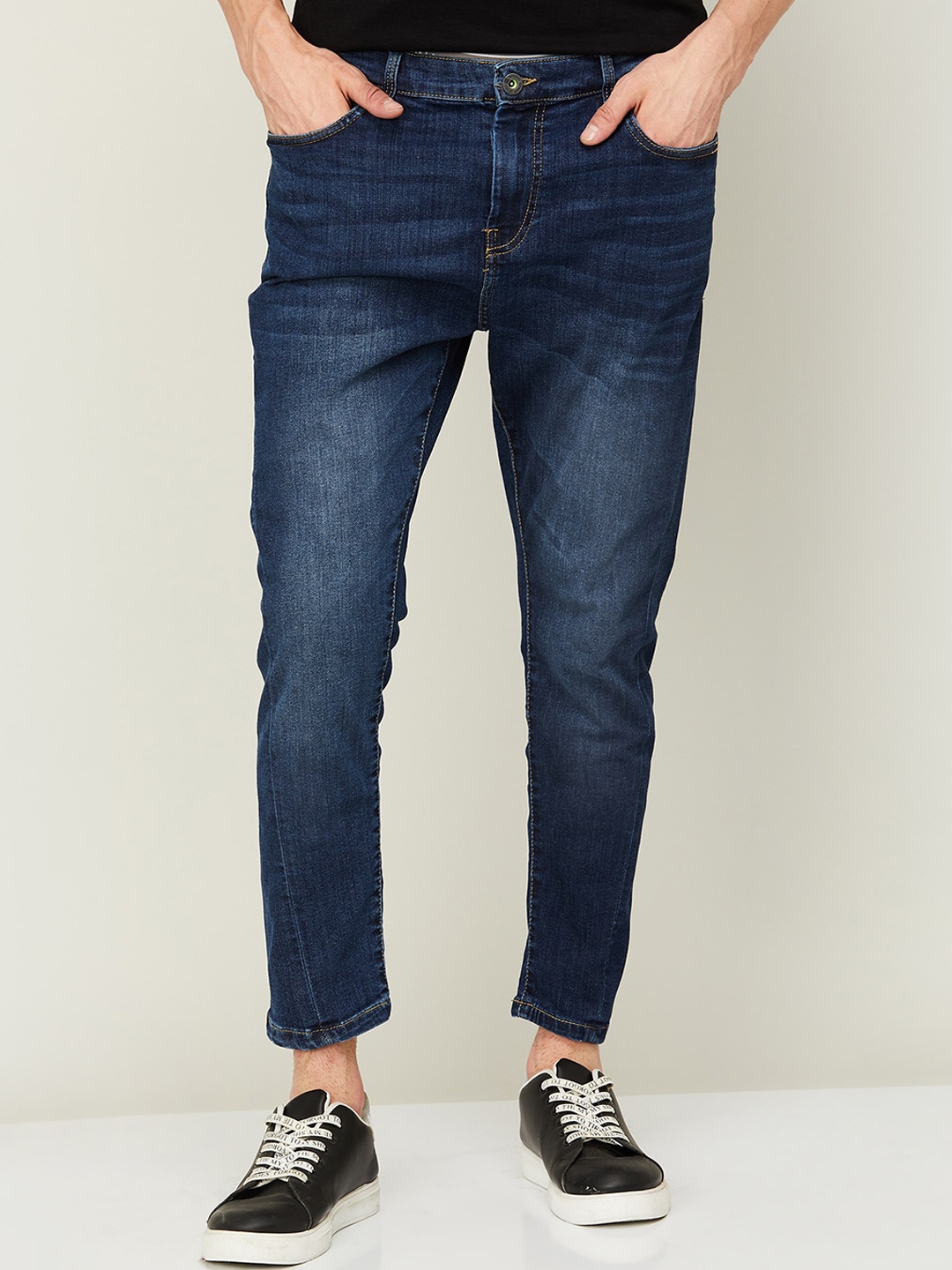 

Bossini Men Light Fade Cotton Jeans, Blue