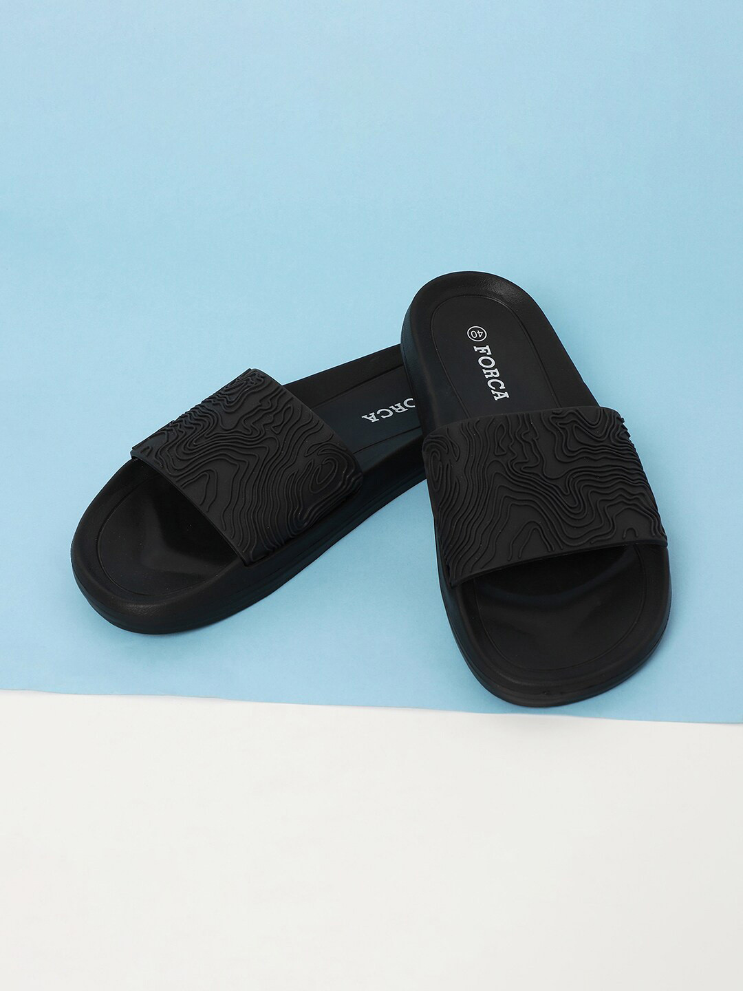 

Forca by Lifestyle Men Patterned Sliders, Black