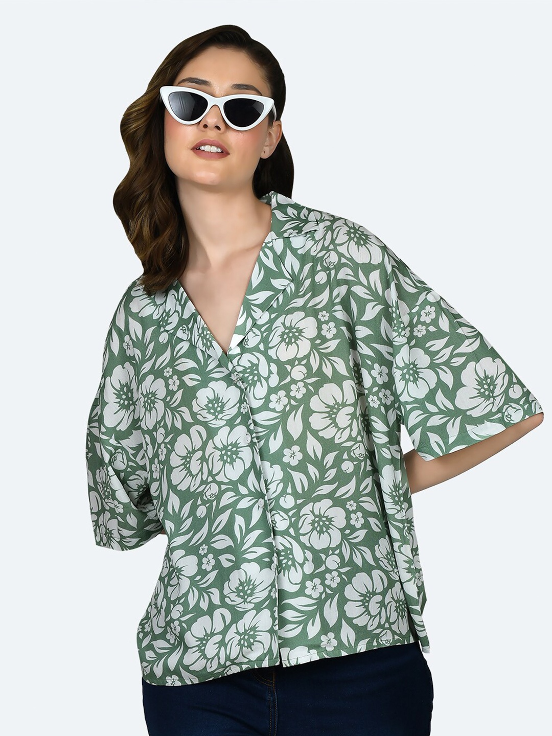 

Zink London Women Floral Printed Boxy Shirt, Green