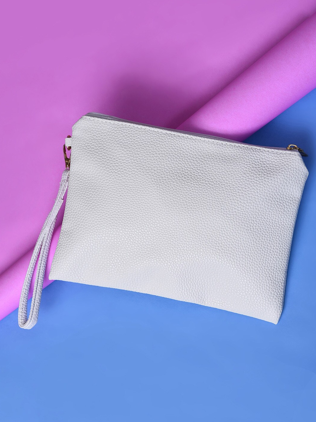 

HAUTE SAUCE by Campus Sutra Women Textured Purse Clutch, White