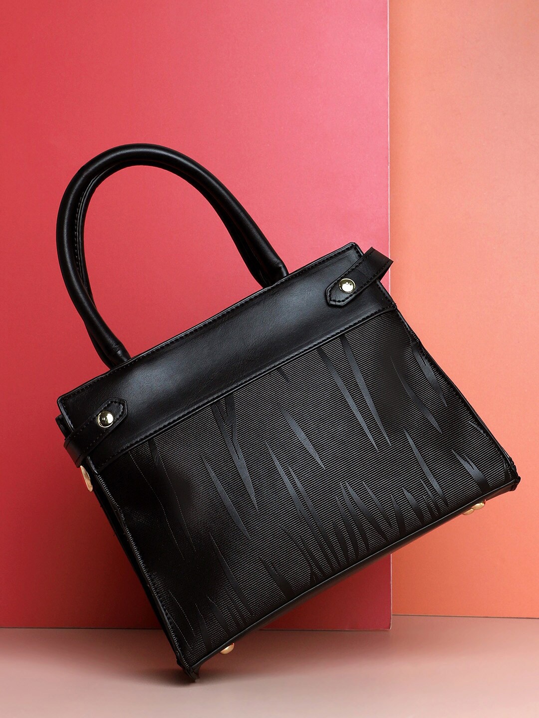 

HAUTE SAUCE by Campus Sutra Textured Handheld Bag, Black