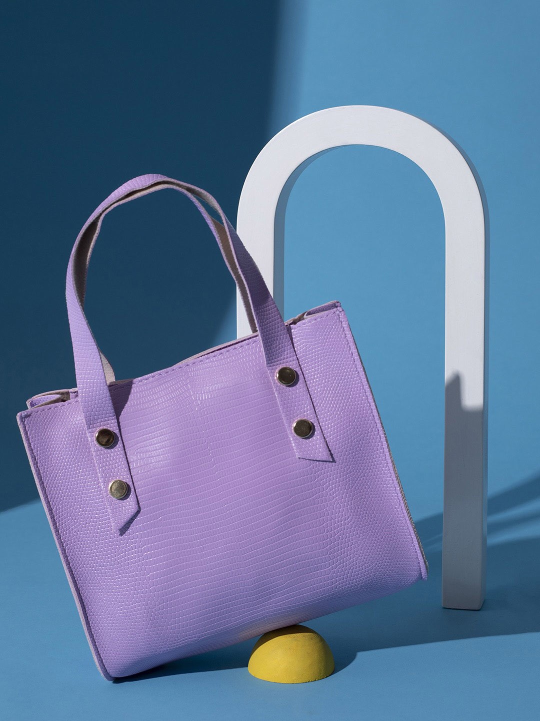 

HAUTE SAUCE by Campus Sutra PU Water Resistant Structured Handheld Bag, Purple
