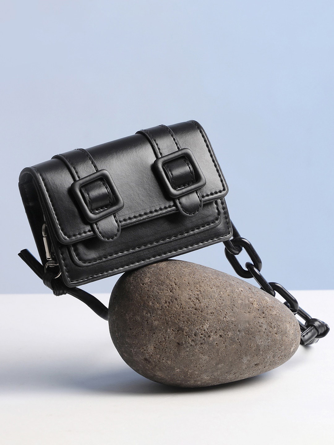 

HAUTE SAUCE by Campus Sutra PU Sling Bag, Black