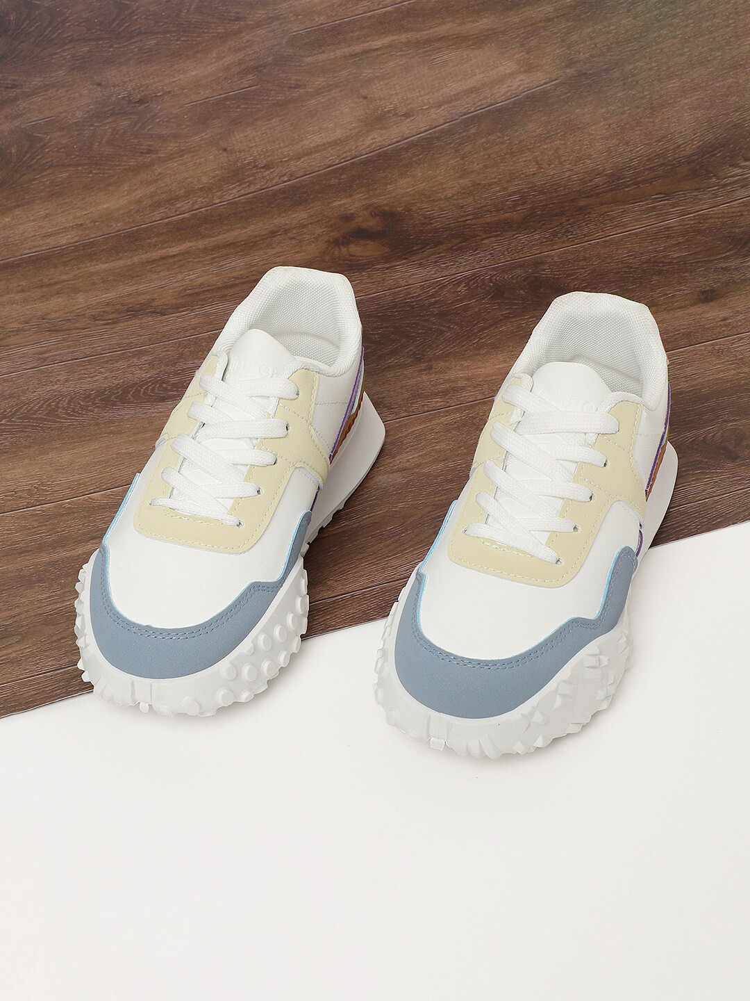 

Ginger by Lifestyle Women Colourblocked Sneakers, White