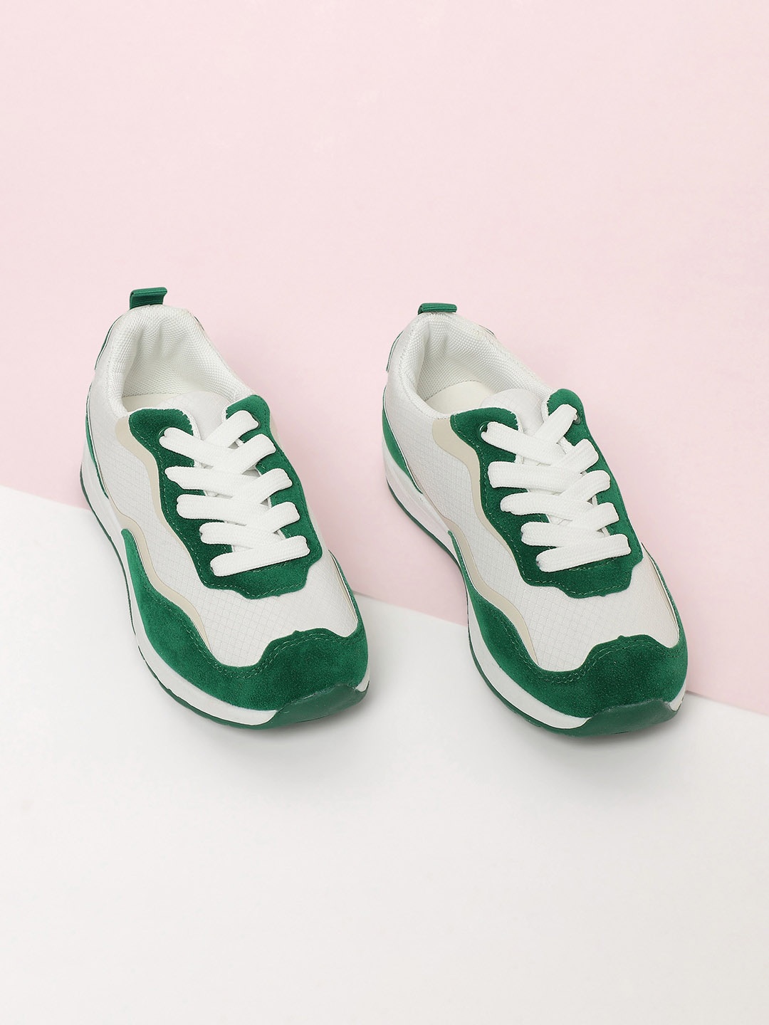 

Fame Forever by Lifestyle Boys Colourblocked Comfort Insole Contrast Sole Sneakers, Green