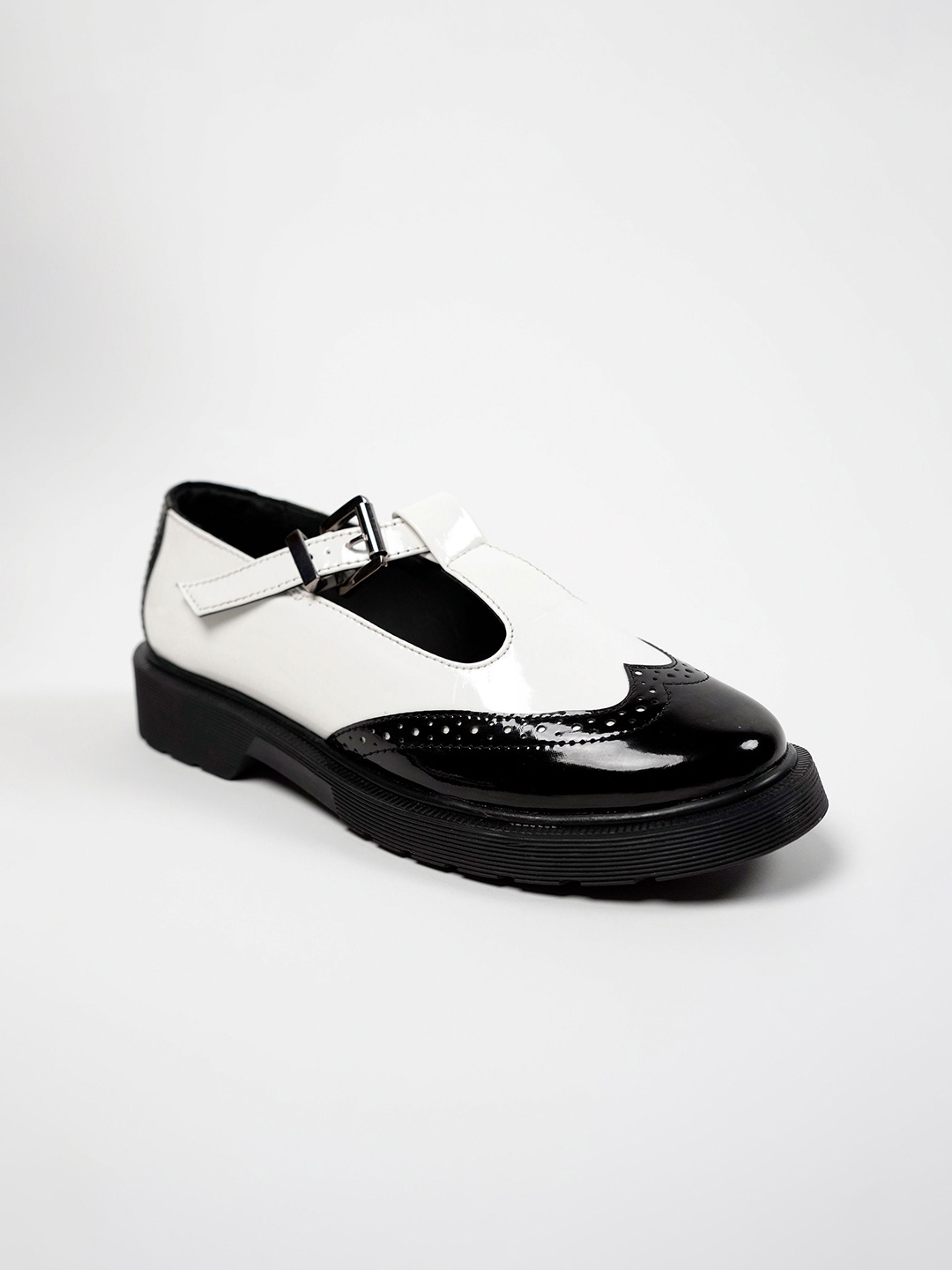 

Theater Women Colourblocked Brogues, Black