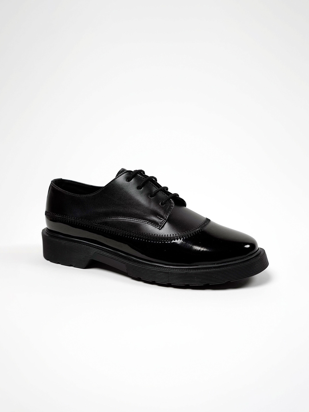 

Theater Women Lace-Up Derbys, Black