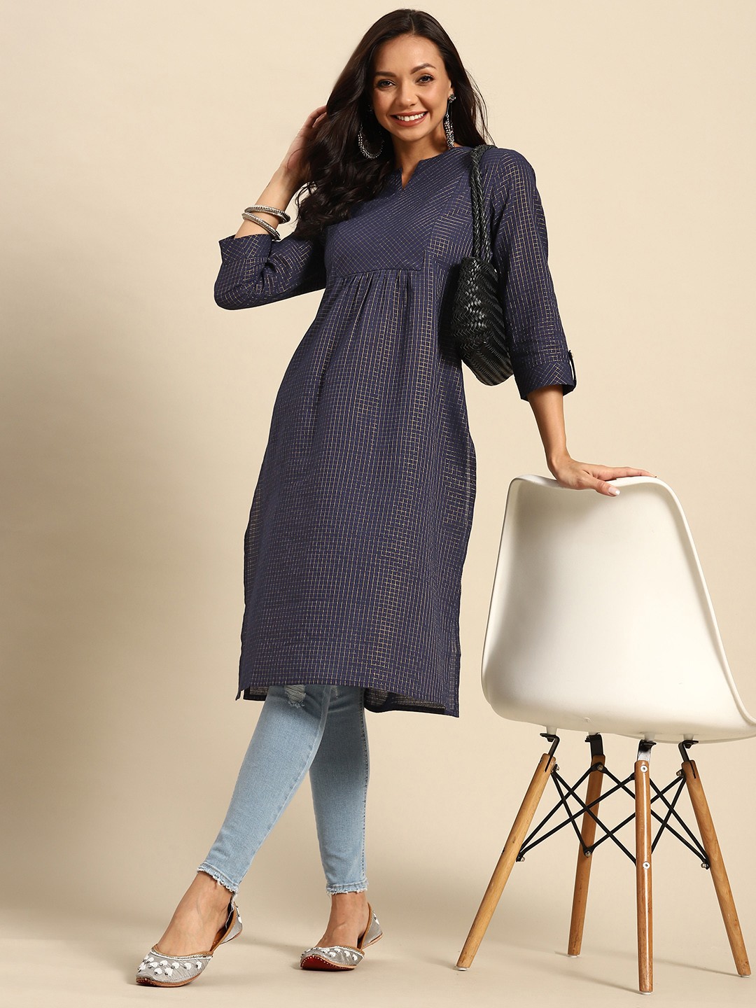 

Sangria Checks Printed Roll-Up Sleeves Pure Cotton Kurta, Navy blue