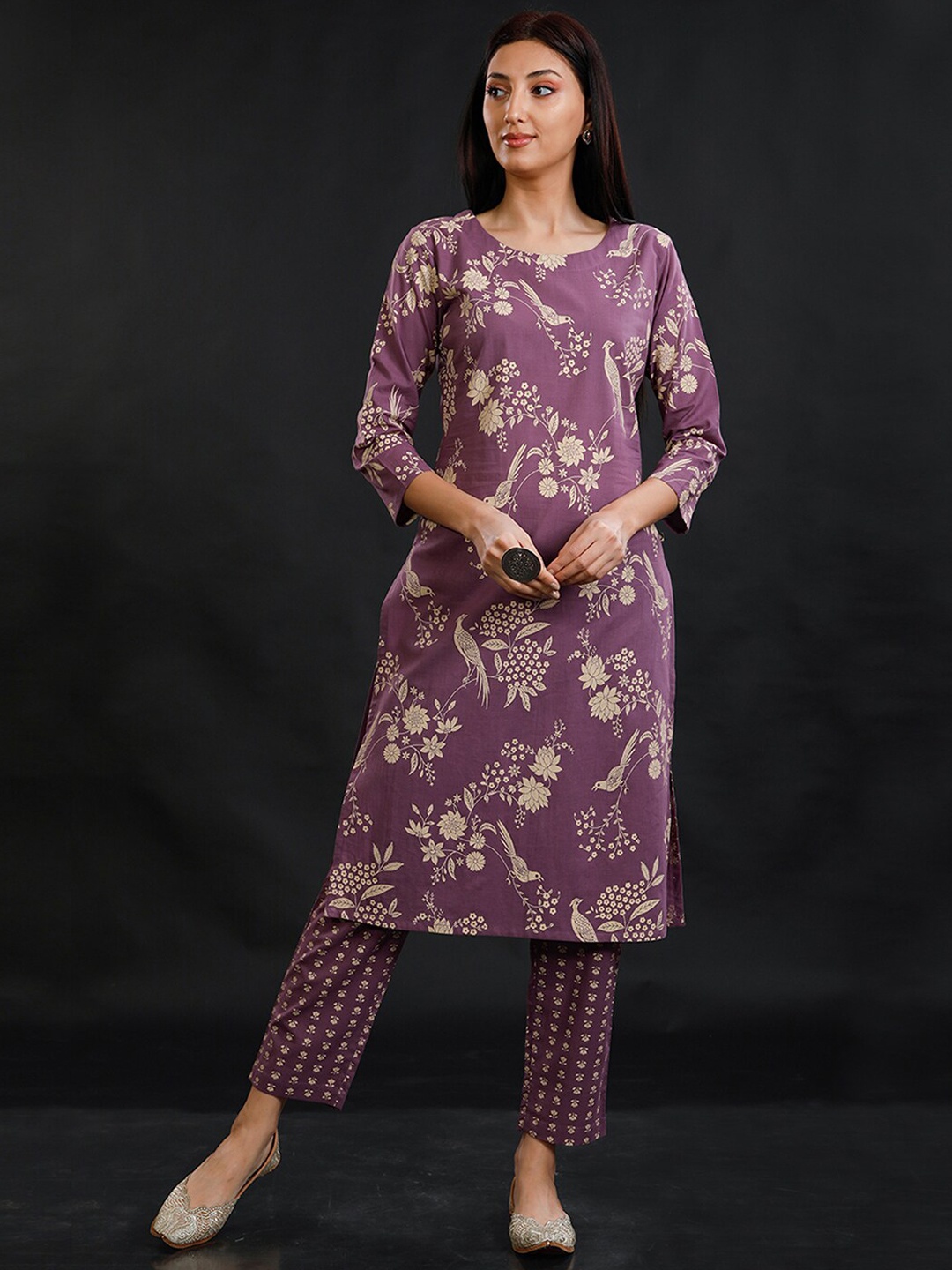 

FABNEST Floral Printed Straight Pure Cotton Kurta With Pyjamas, Purple