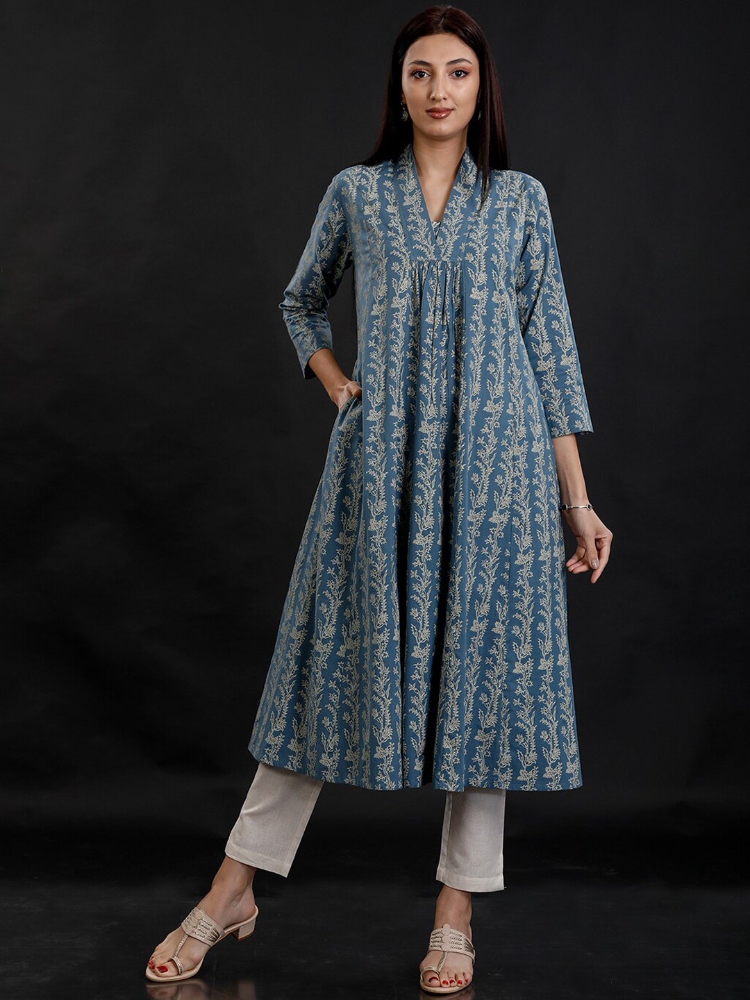 

FABNEST Ethnic Motifs Printed Pure Cotton Kurta with Pyjamas, Blue