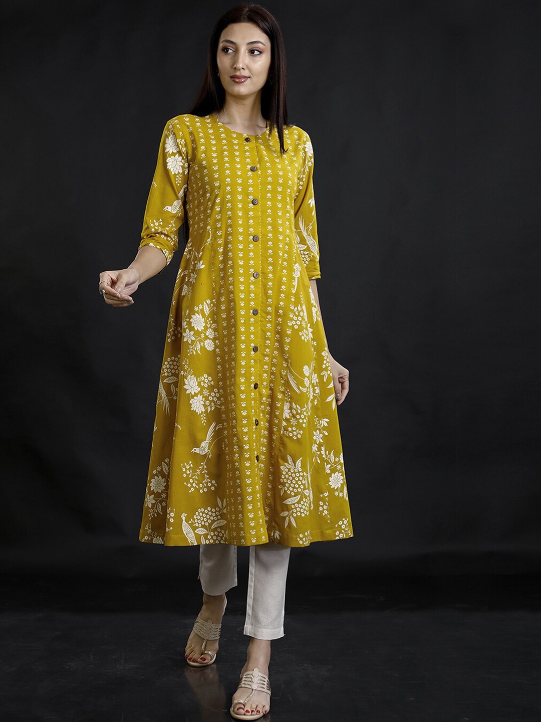 

FABNEST Front Slit Floral Printed A-Line Pure Cotton Kurta with Pyjamas, Green