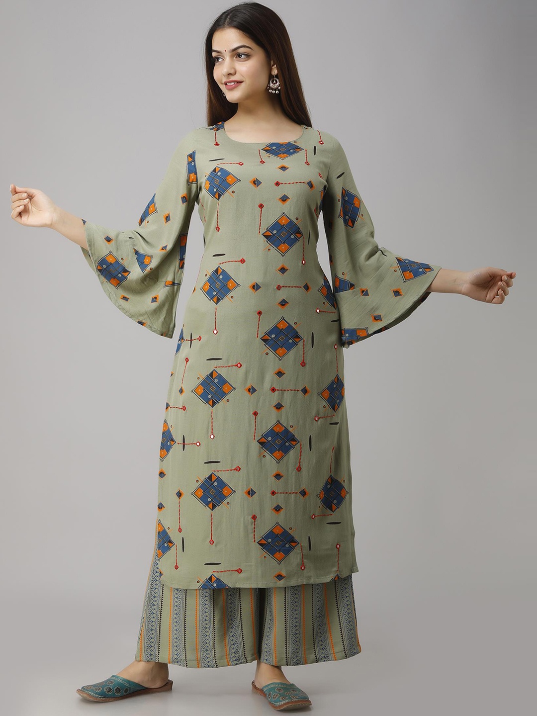 

Nehamta Ethnic Motifs Printed Mirror Work Kurta with Palazzos, Green