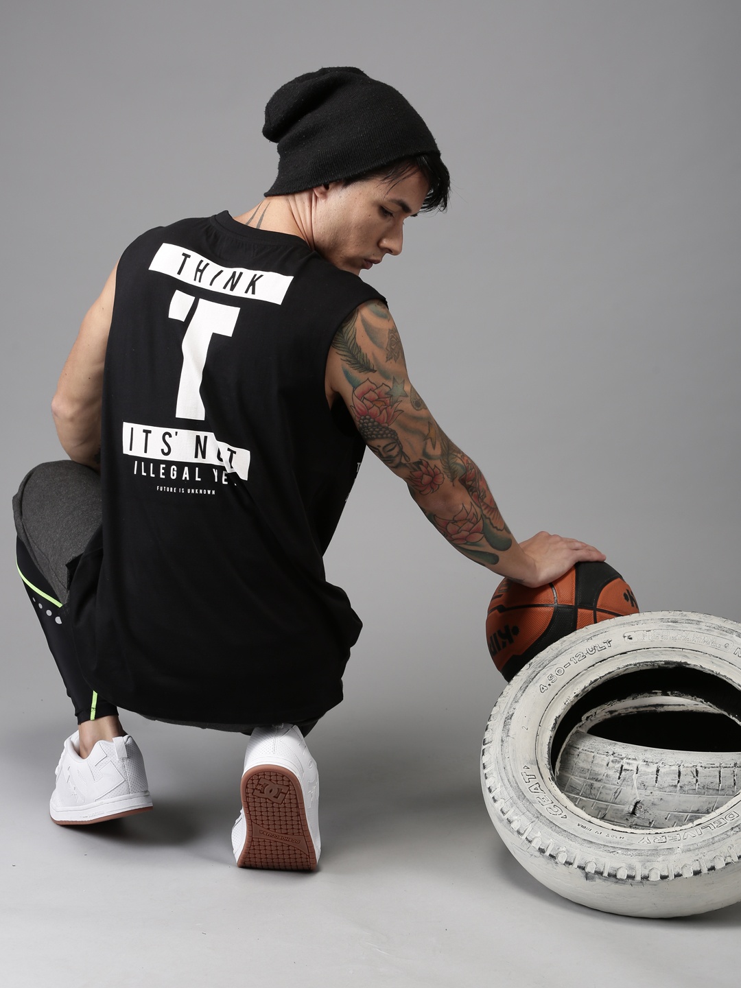 

Moda Rapido Men Black Printed Sleeveless Longline Pure Cotton T-shirt