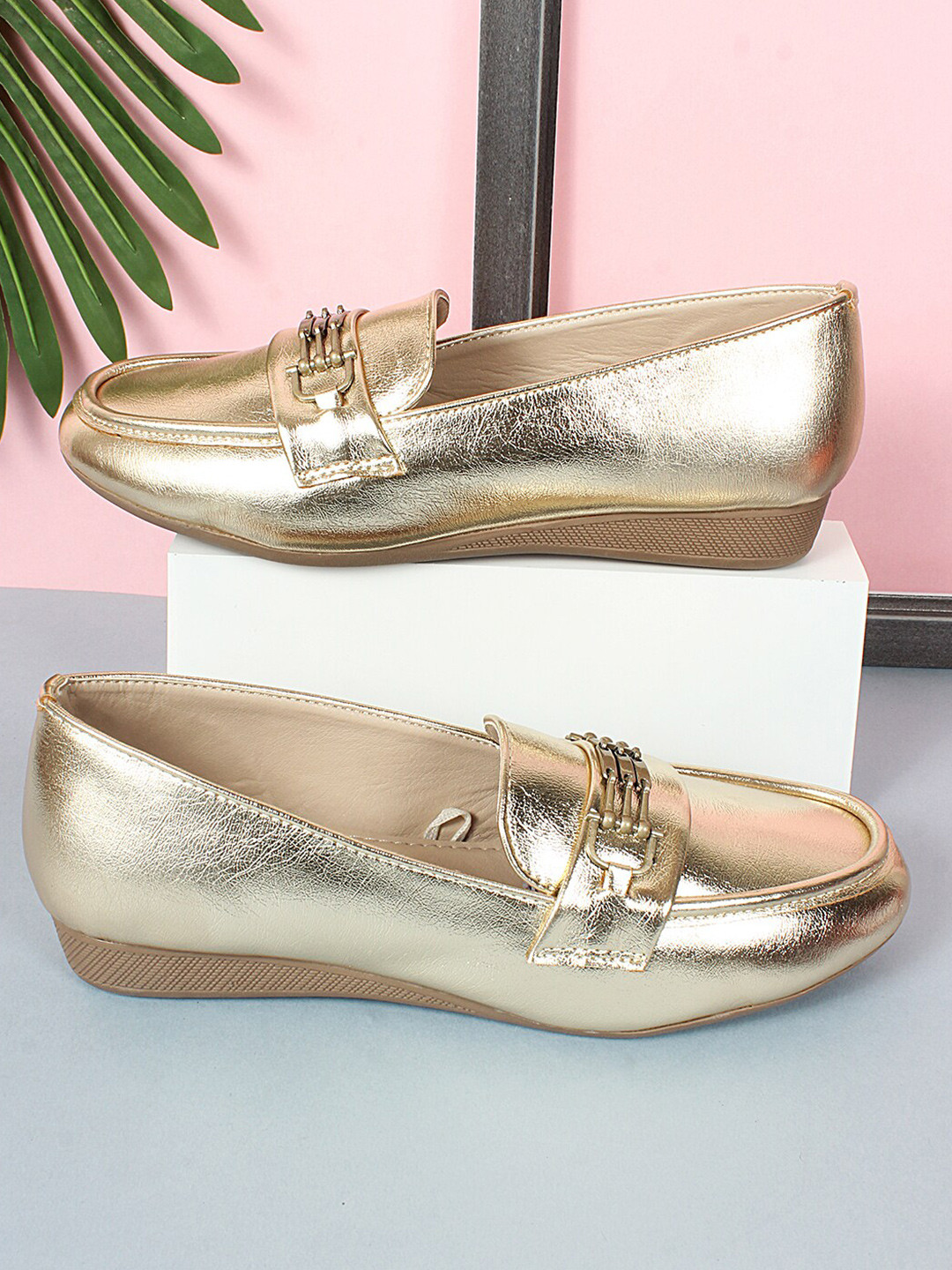 

DressBerry Women Textured Air Max Horsebit Loafers, Gold