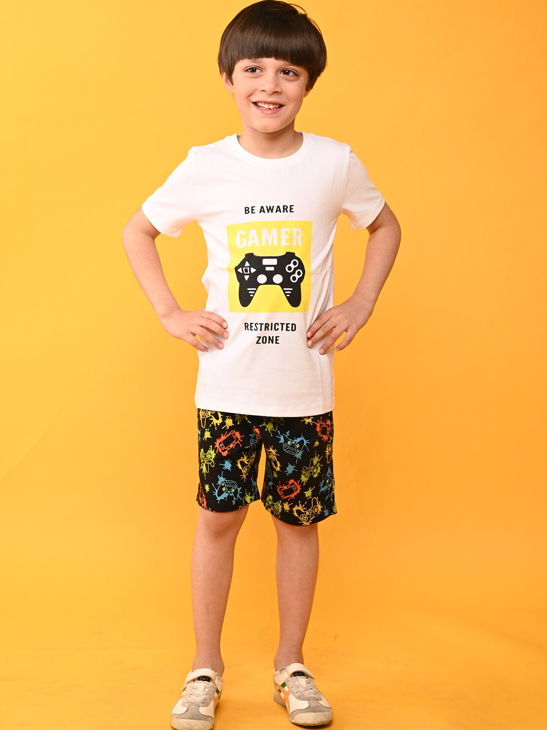 

Anthrilo Boys Graphic Printed Pure Cotton T-shirt With Shorts, White