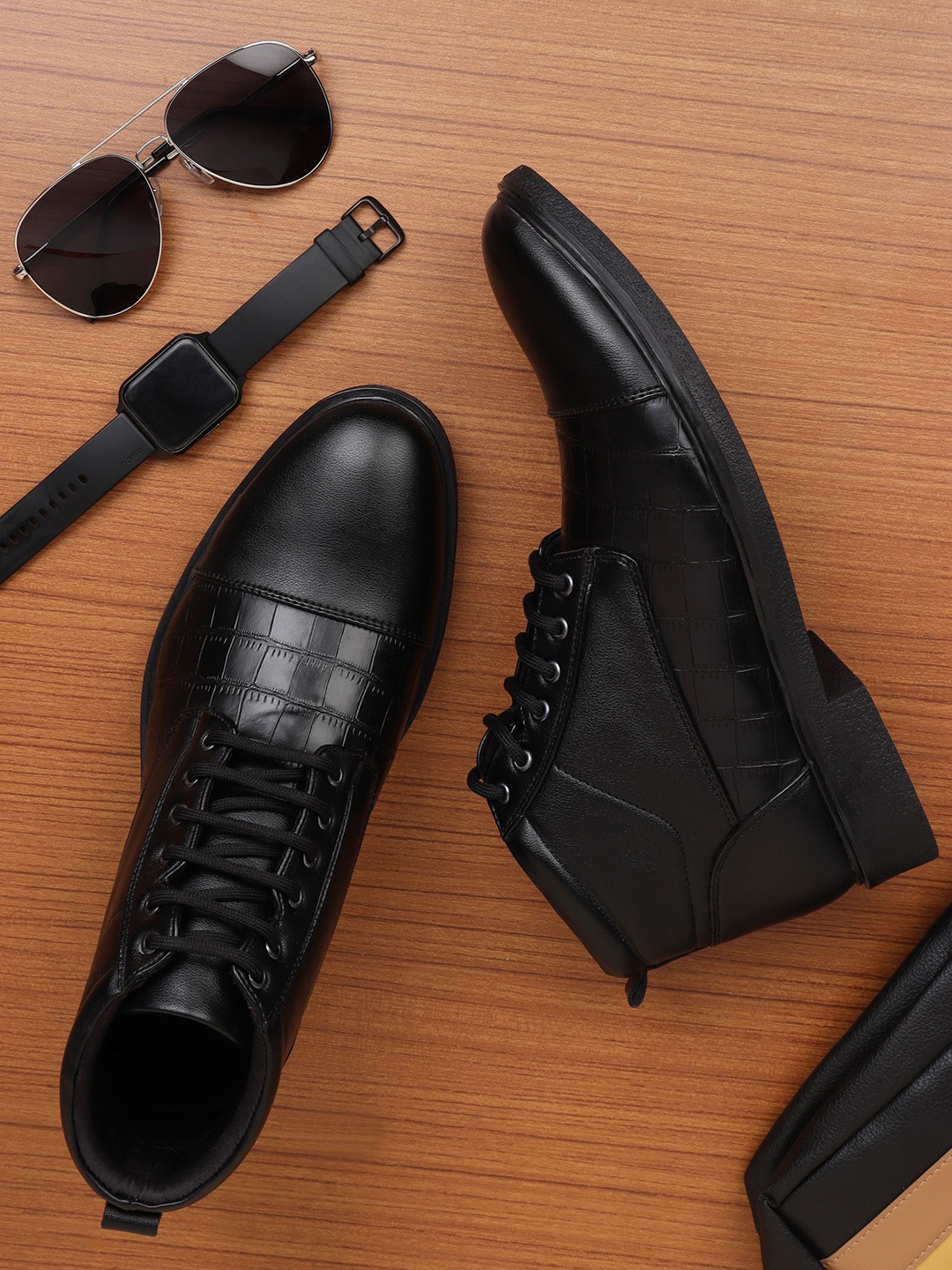 

Carlton London Men Heeled Round Toe Lace-Ups Boots, Black