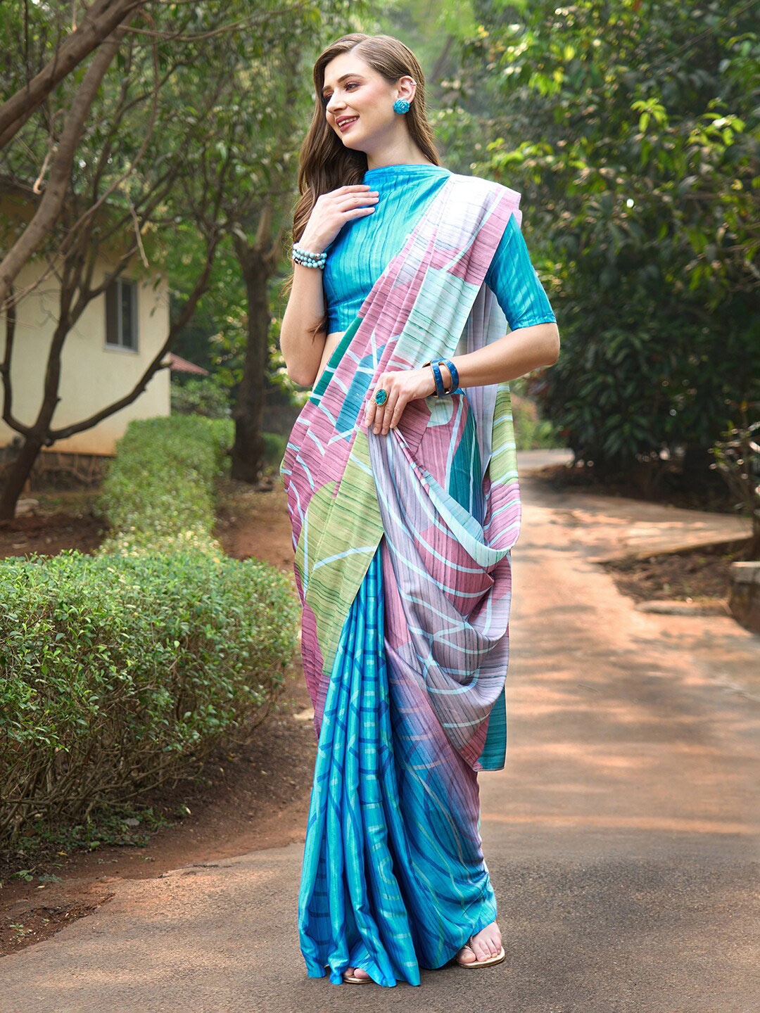 

Anouk Abstract Printed Pure Crepe Block Print Saree, Blue